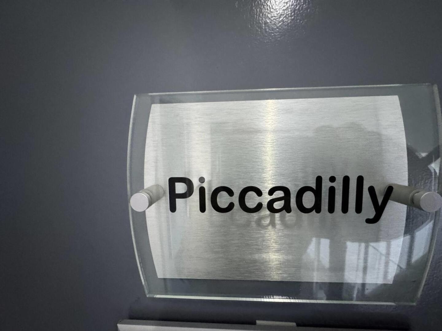 Piccadilly By Pureserviced بلايموث المظهر الخارجي الصورة